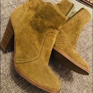 SUEDE Forest GREEN BOOTIES